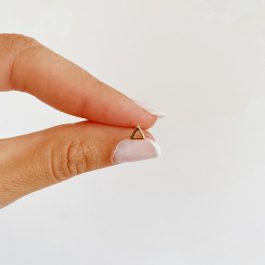 Miniatura triangulo hueco